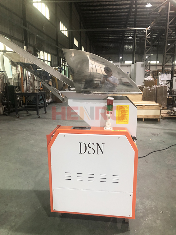 工業原料再生的關鍵設備：塑料粉碎機